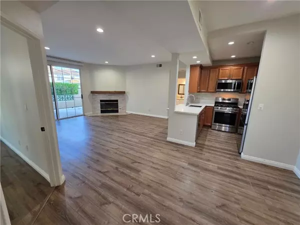 Valencia (santa Clarita), CA 91355,23615 Del Monte #345