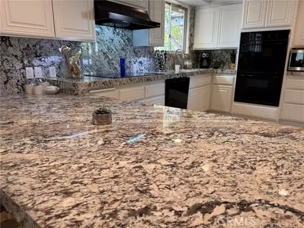 Northridge (los Angeles), CA 91325,17654 Knapp