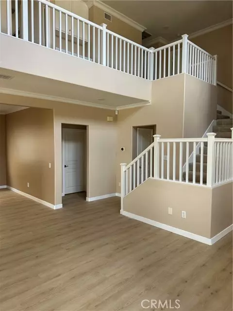 Northridge (los Angeles), CA 91326,19330 KILFINAN Street