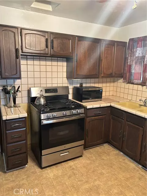 Pacoima (los Angeles), CA 91331,10200 Rincon Avenue