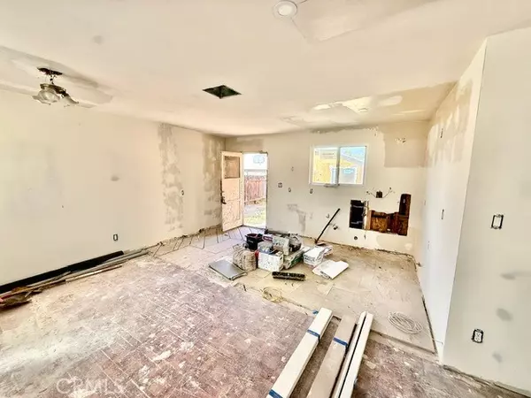 Van Nuys (los Angeles), CA 91411,15021 Sylvan