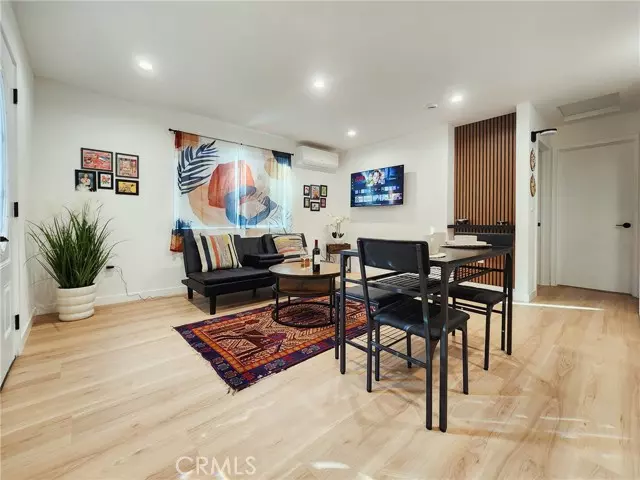 Canoga Park (los Angeles), CA 91303,22131 Bassett Street