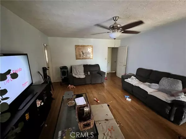 San Fernando, CA 91340,1037 Kewen