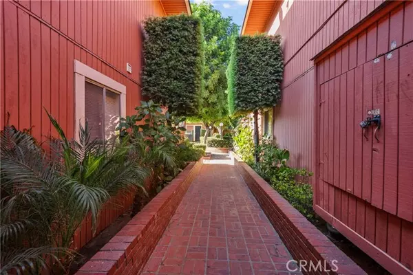 Panorama City (los Angeles), CA 91402,14265 Terra Bella St #10