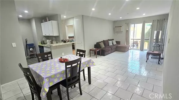 Reseda (los Angeles), CA 91335,17900 Sherman Way #226