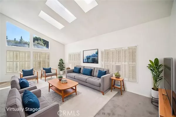 West Hills (los Angeles), CA 91304,8935 Moorcroft