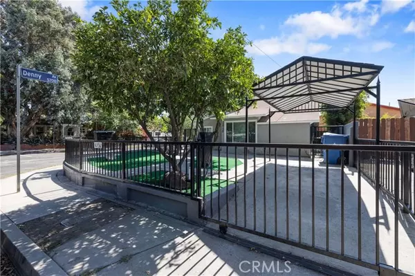 North Hollywood (los Angeles), CA 91601,10732 Hatteras Street