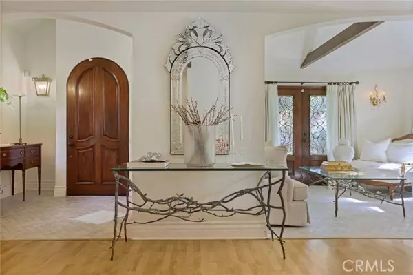 Woodland Hills (los Angeles), CA 91364,22015 Independencia Street
