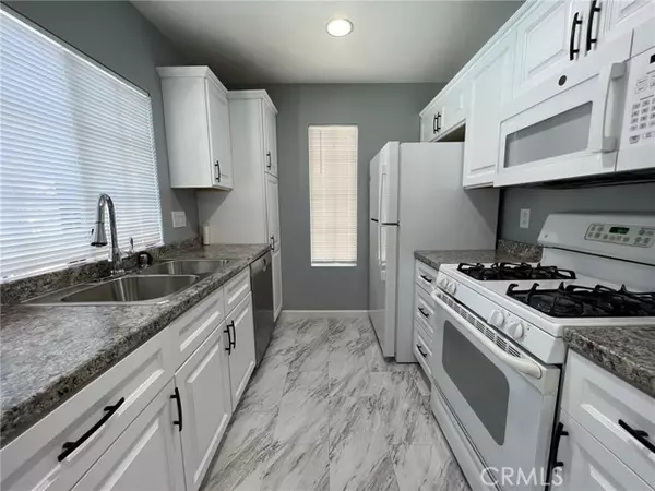 Palmdale, CA 93550,2554 Olive Drive #106