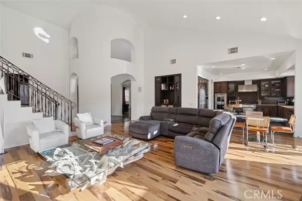 9651 Sagebrush Avenue, Chatsworth (los Angeles), CA 91311