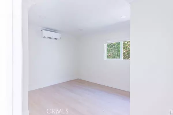 West Hollywood, CA 90048,128 S Harper Ave #130 (1/2)