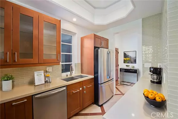 Los Angeles, CA 90069,8655 Hillside Avenue