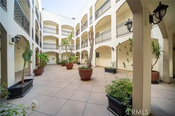 Studio City (los Angeles), CA 91406,12916 MOORPARK Street #104