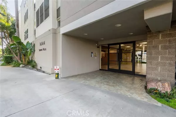 Sherman Oaks, CA 91423,14144 Dickens #216