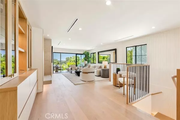 Sherman Oaks, CA 91423,13817 Valley Vista Blvd