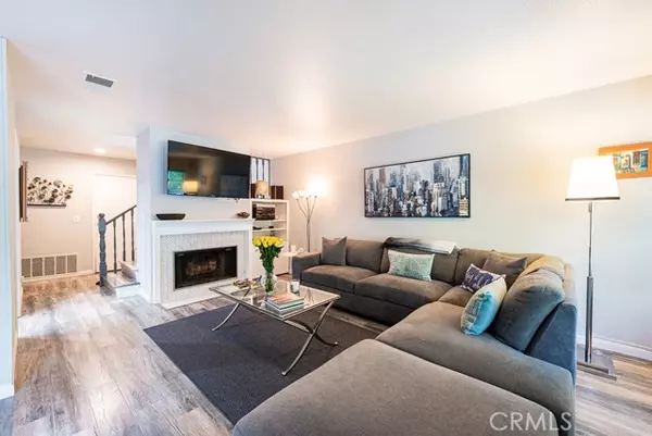 Canoga Park (los Angeles), CA 91304,20921 Community Street #12