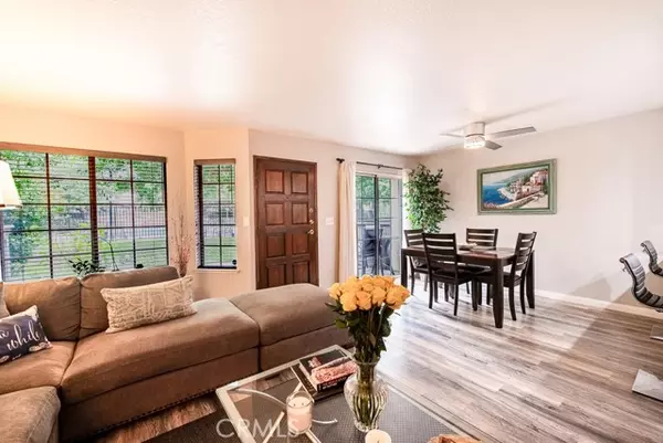 Canoga Park (los Angeles), CA 91304,20921 Community Street #12