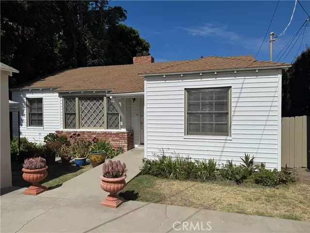 Sherman Oaks, CA 91403,15207 Greenleaf