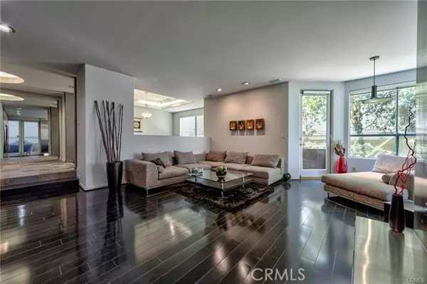 12841 Bloomfield #103, Studio City (los Angeles), CA 91604
