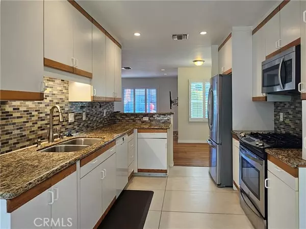 Encino (los Angeles), CA 91316,17735 Bullock Street