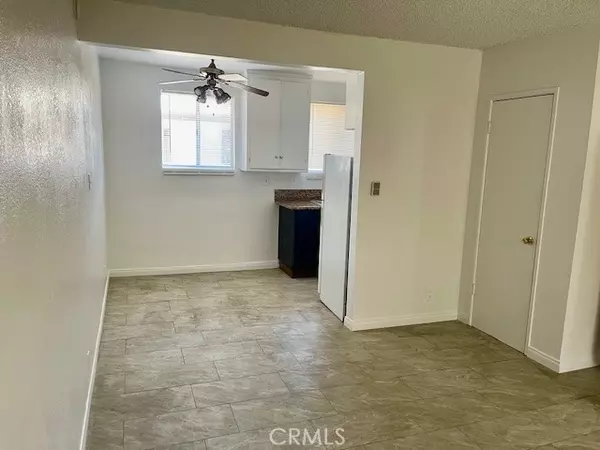 Sherman Oaks, CA 91423,5105 Woodman Avenue #3