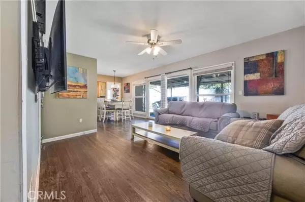 Granada Hills (los Angeles), CA 91344,15709 Devonshire Street