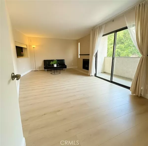 Valley Village, CA 91607,5255 Bellingham #101