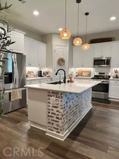 Santa Paula, CA 93060,2080 Pomegranate