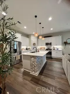 Santa Paula, CA 93060,2080 Pomegranate