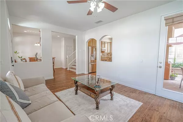 Valencia (santa Clarita), CA 91354,24472 Montevista Circle