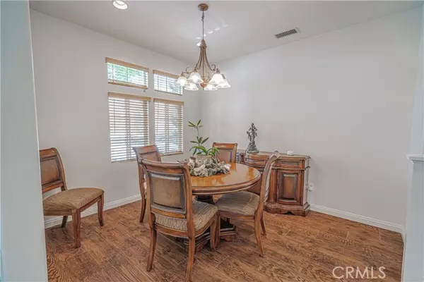 Valencia (santa Clarita), CA 91354,24472 Montevista Circle