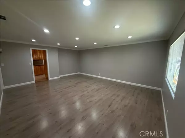 Van Nuys (los Angeles), CA 91405,6853 Matilija Avenue