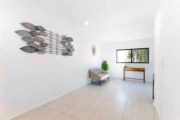 Tarzana (los Angeles), CA 91335,18328 Bessemer