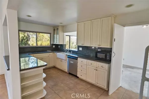 Newbury Park (thousand Oaks), CA 91320,93 N Dewey