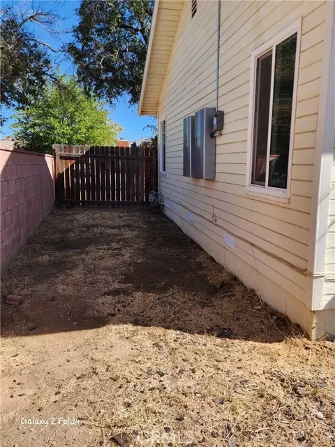 Lancaster, CA 93534,45015 11th
