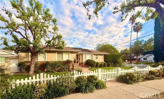 6424 Penfield Avenue, Woodland Hills (los Angeles), CA 91367