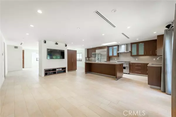 Sherman Oaks, CA 91403,15053 Greenleaf Street