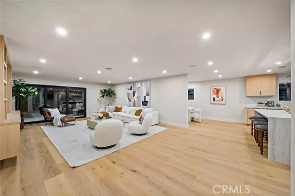 Encino (los Angeles), CA 91436,5157 Woodley Avenue