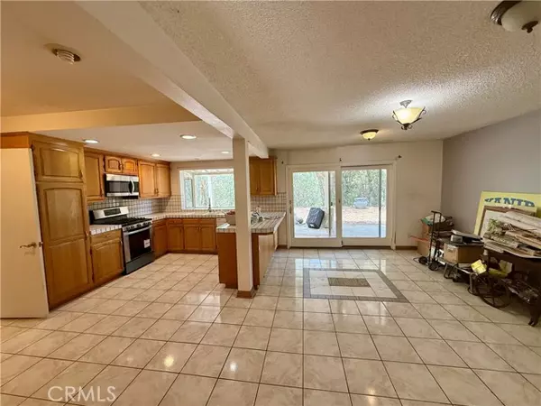 Oak Park, CA 91377,6618 Smoke Tree Avenue