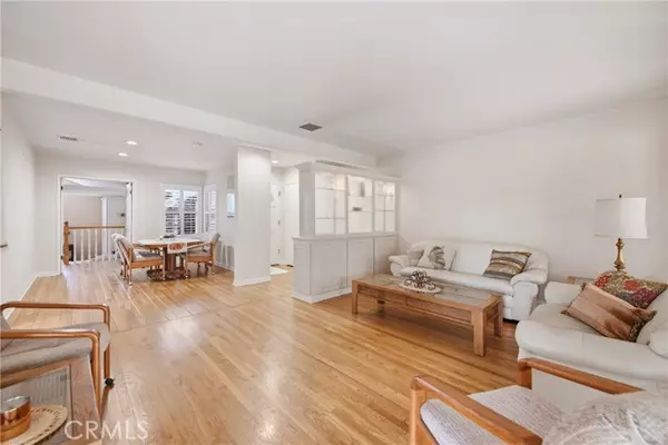 Granada Hills (los Angeles), CA 91344,11007 MONTGOMERY Avenue