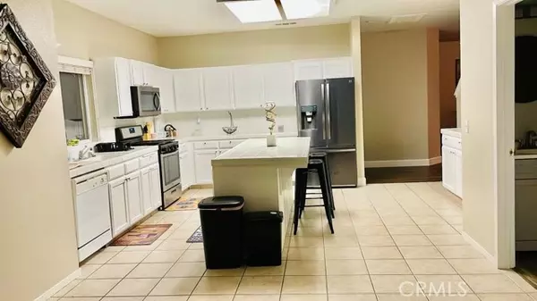 Visalia, CA 93277,612 W Packwood