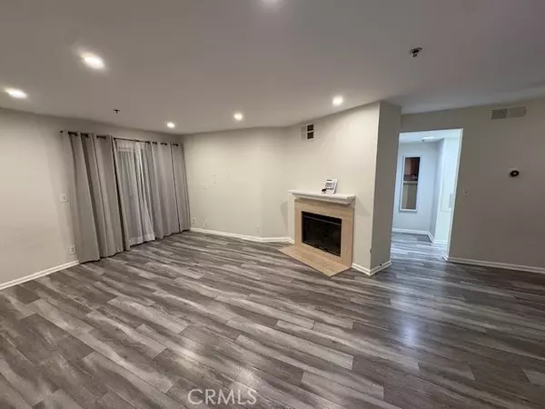 Oak Park, CA 91377,5744 Oak Bend #203