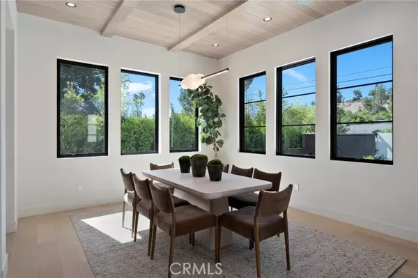 Woodland Hills (los Angeles), CA 91367,23416 Califa Street