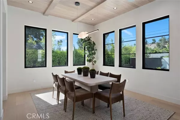 Woodland Hills (los Angeles), CA 91367,23416 Califa Street