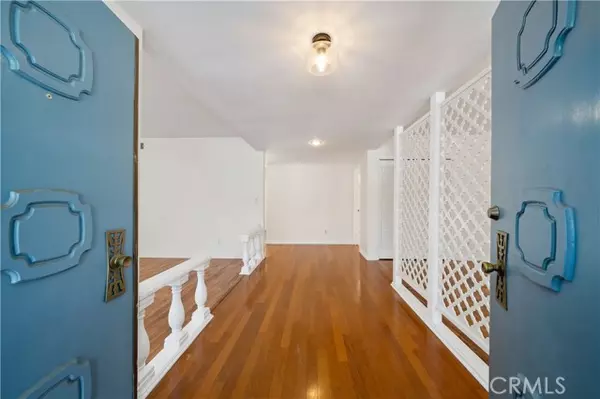 Woodland Hills (los Angeles), CA 91364,20436 Wells Drive