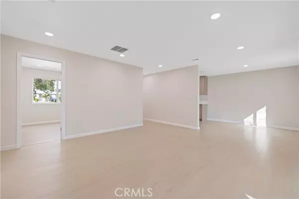 Palmdale, CA 93550,438 E Avenue R5