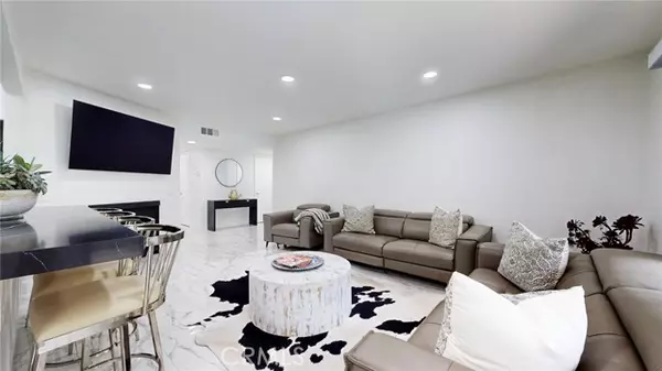 Calabasas, CA 91302,4632 Park Granada #93