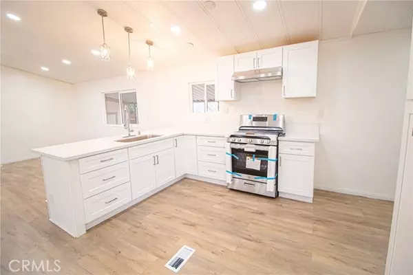 Palmdale, CA 93550,3524 E Avenue R #202