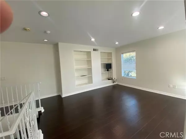 Reseda (los Angeles), CA 91335,19303 Cohasset Street