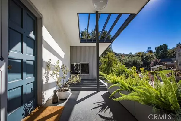 Glendale, CA 91206,2820 E Chevy Chase Drive